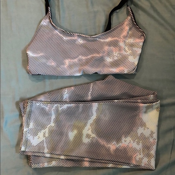 Onzie Pants - Onzie matching crop M/L & Bra L EUC